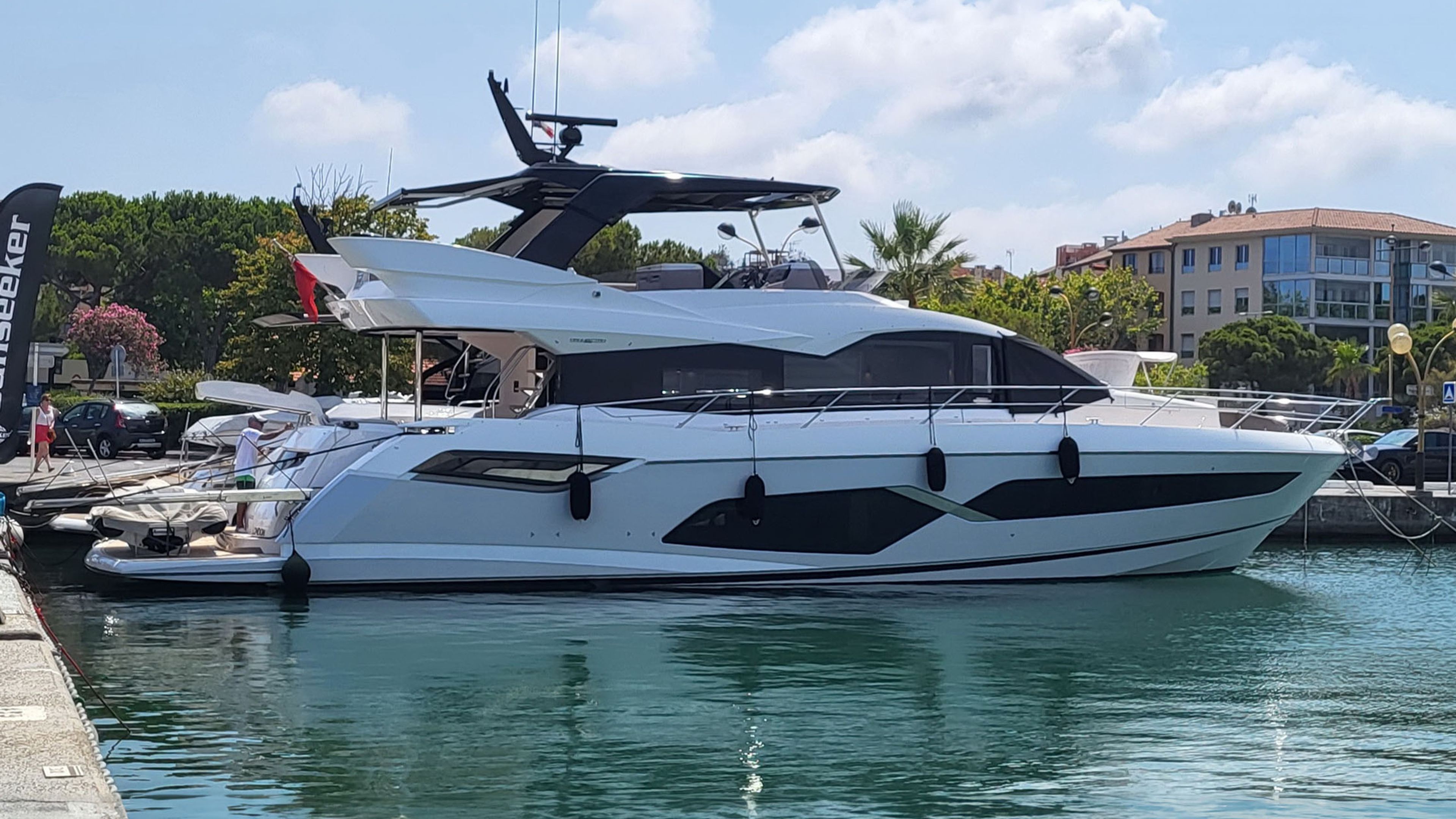 AXOPAR 25 CROSSBOW - ARIEL - YACHT FOR SALE - SUNSEEKER BROKERAGE