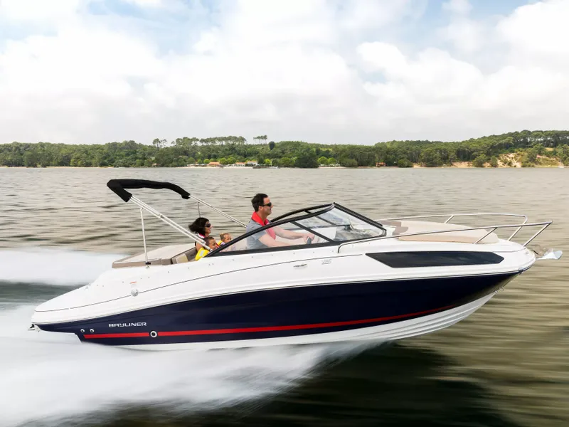 Bayliner VR5 Cuddy