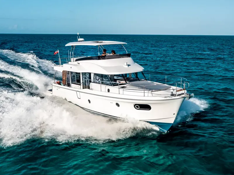 Benetau Swift Trawler 48