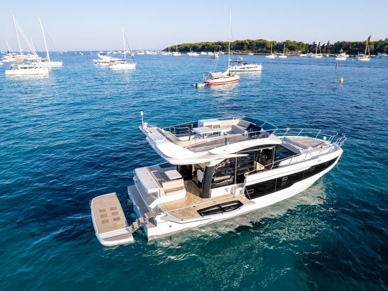 Galeon 440 FLY