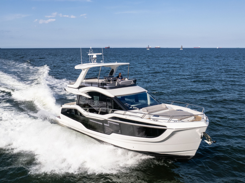 Galeon 560 FLY