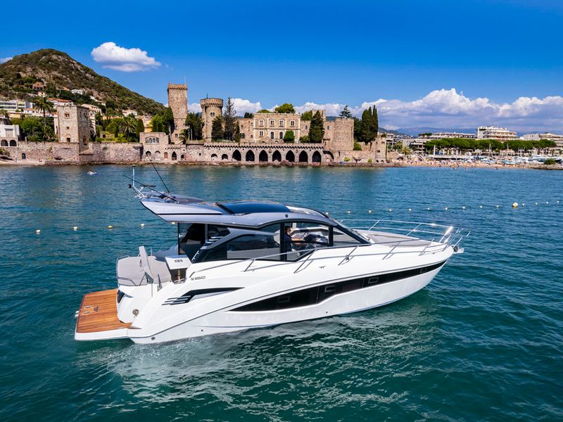 Galeon 425 HTS