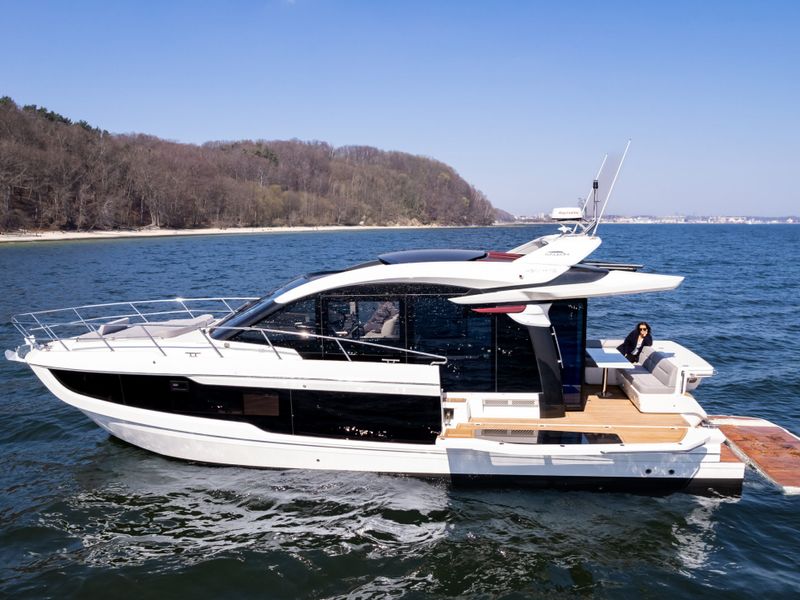 Galeon 450 HTC