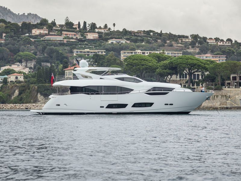 Sunseeker 95 Yacht