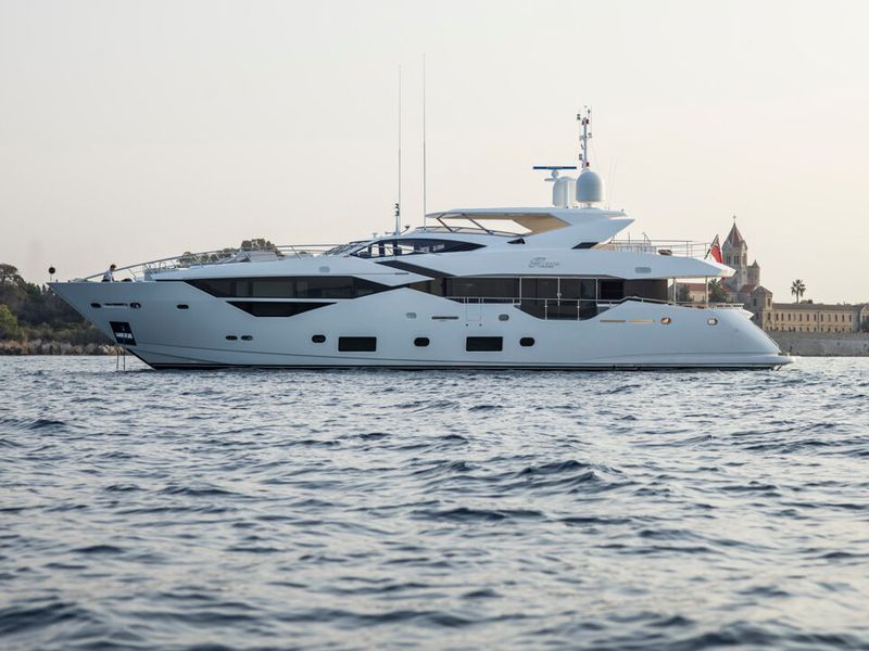 Sunseeker 116 Yacht