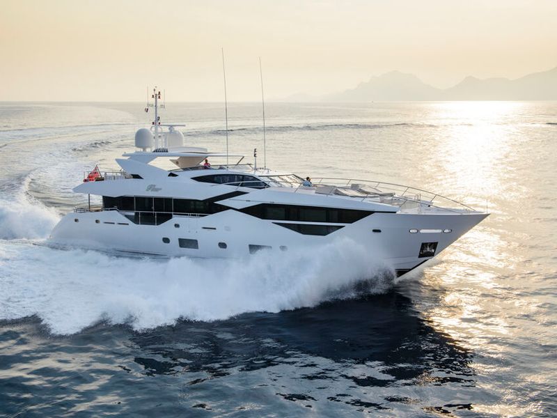 Sunseeker 116 Yacht