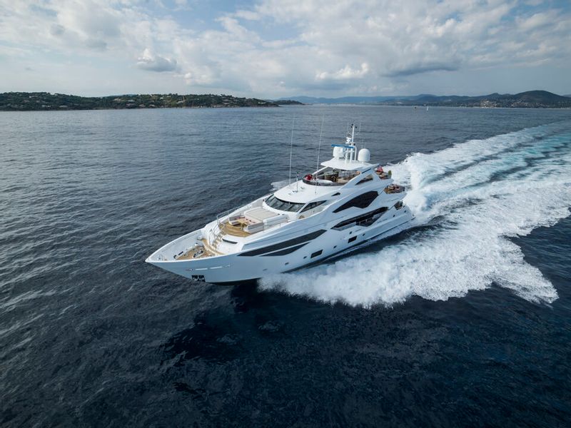 Sunseeker 131 Yacht