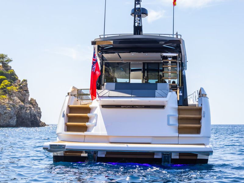 Sunseeker 65 Sport Yacht