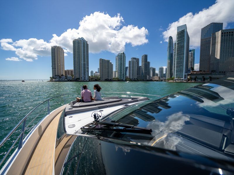 Sunseeker Predator 65