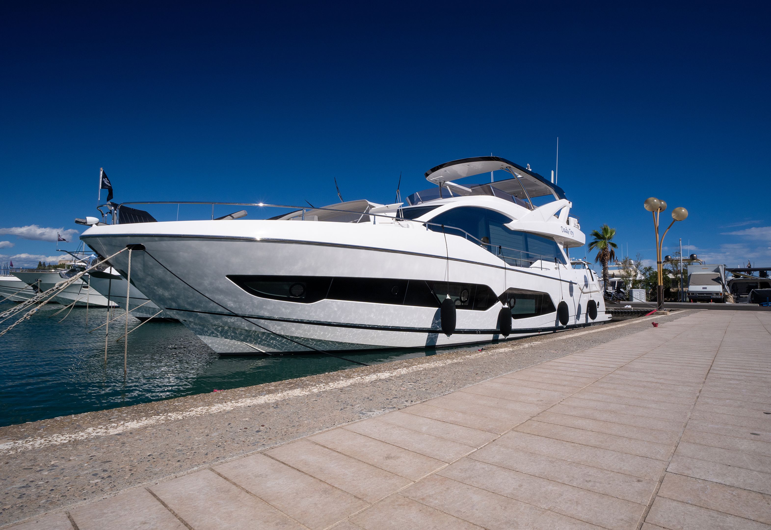 Sunseeker 76 Yacht