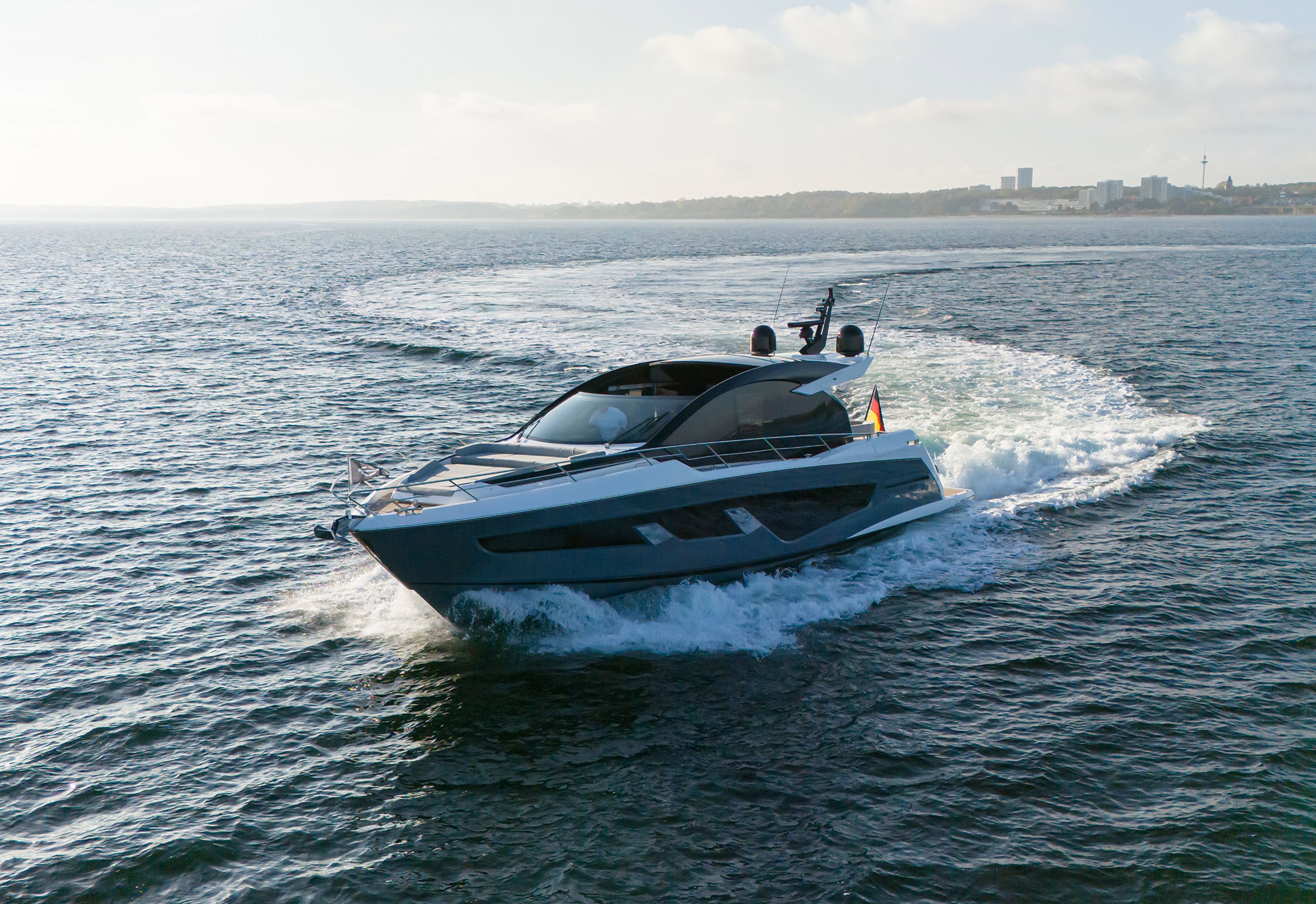 Sunseeker Predator 65