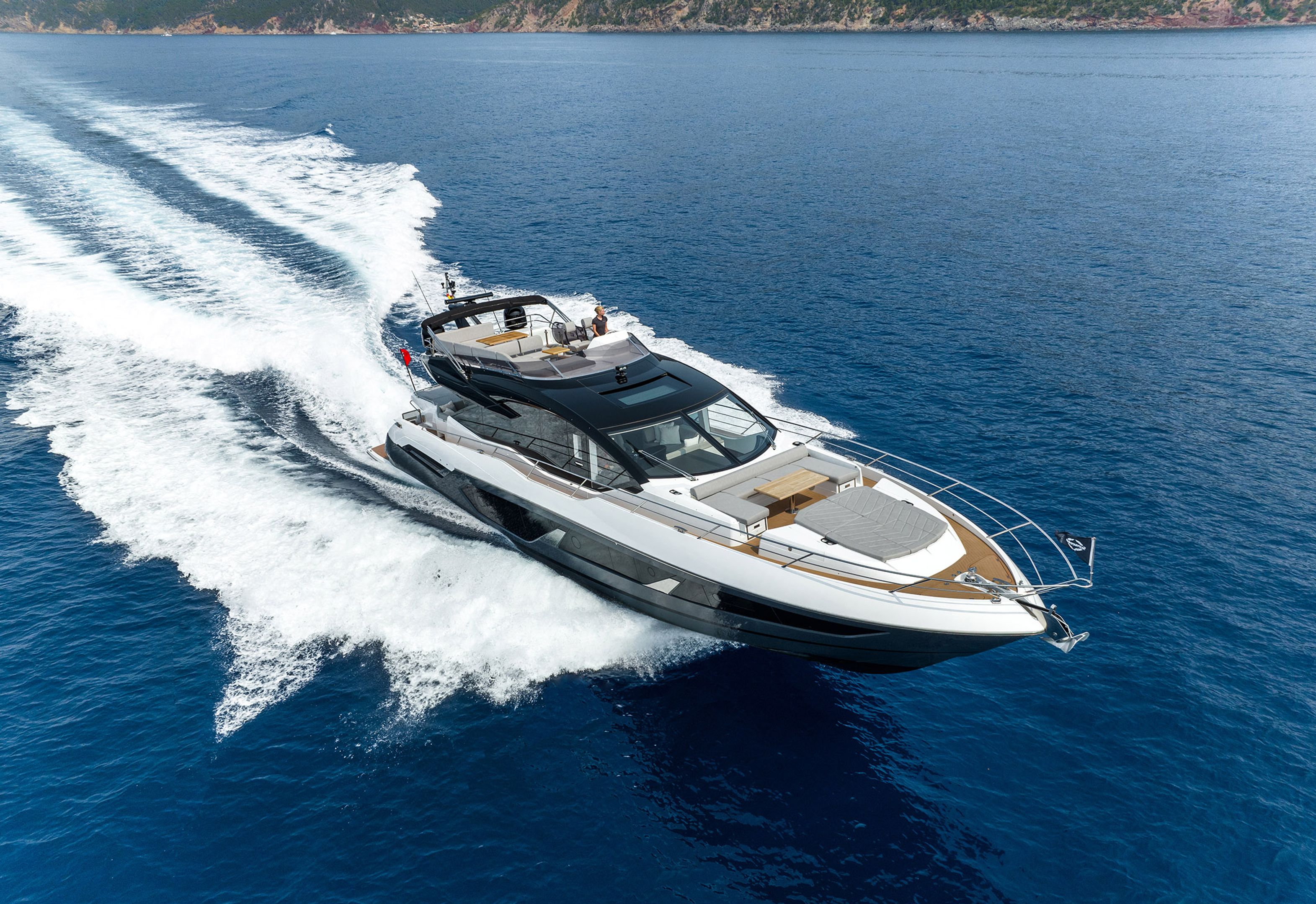 Sunseeker 75 Sport Yacht