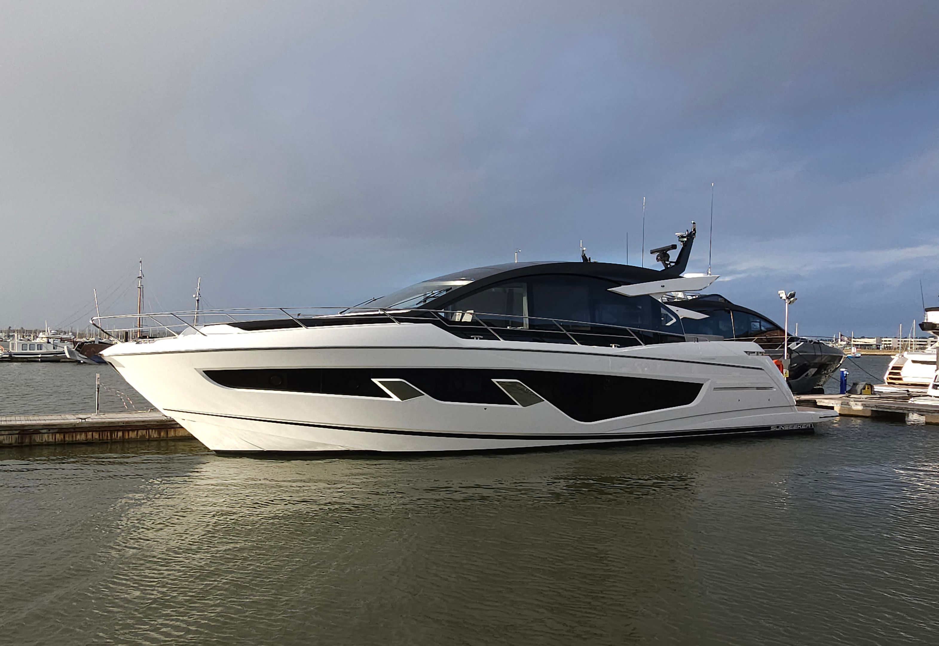 Sunseeker Predator 65