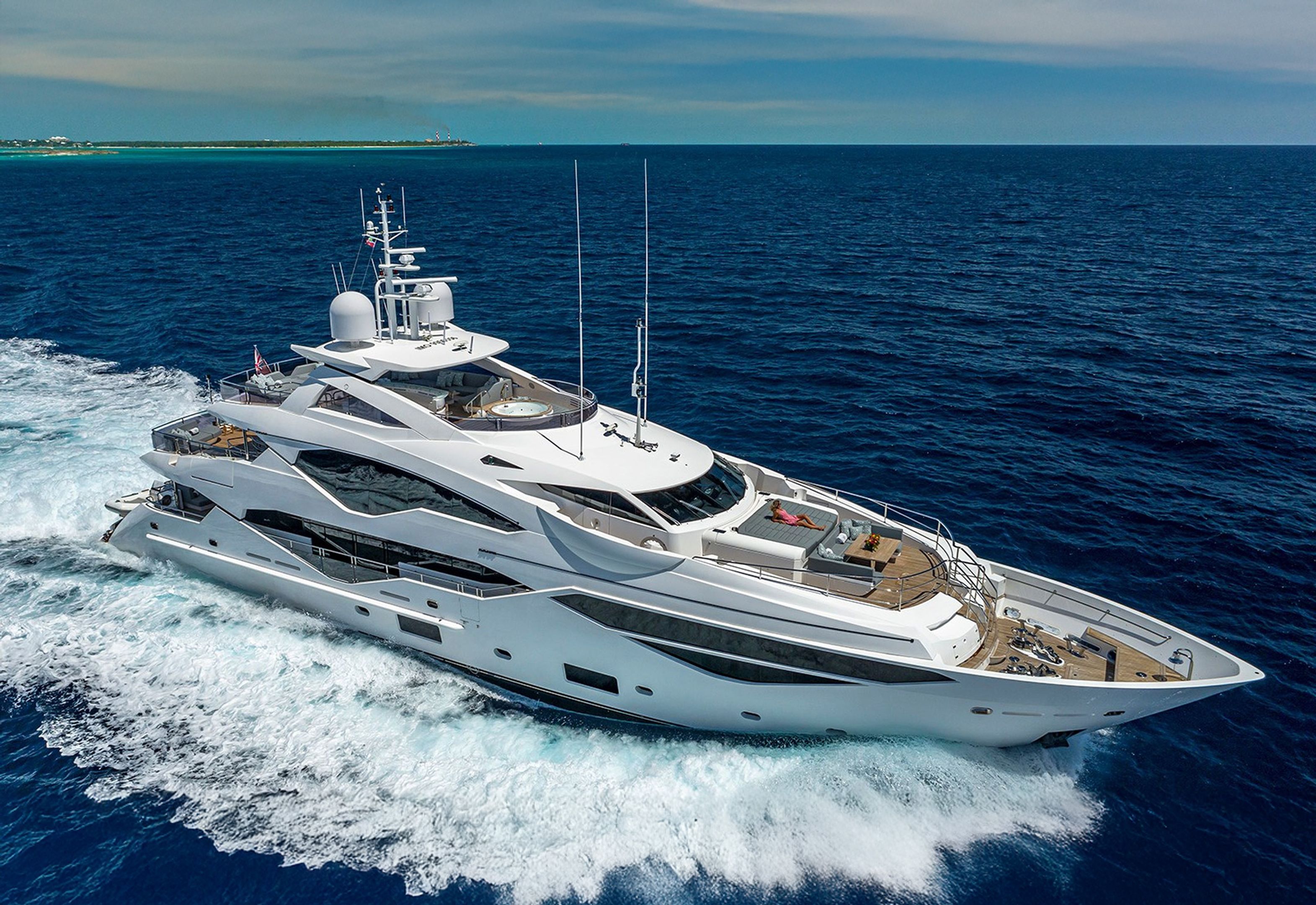 Sunseeker 131 Yacht