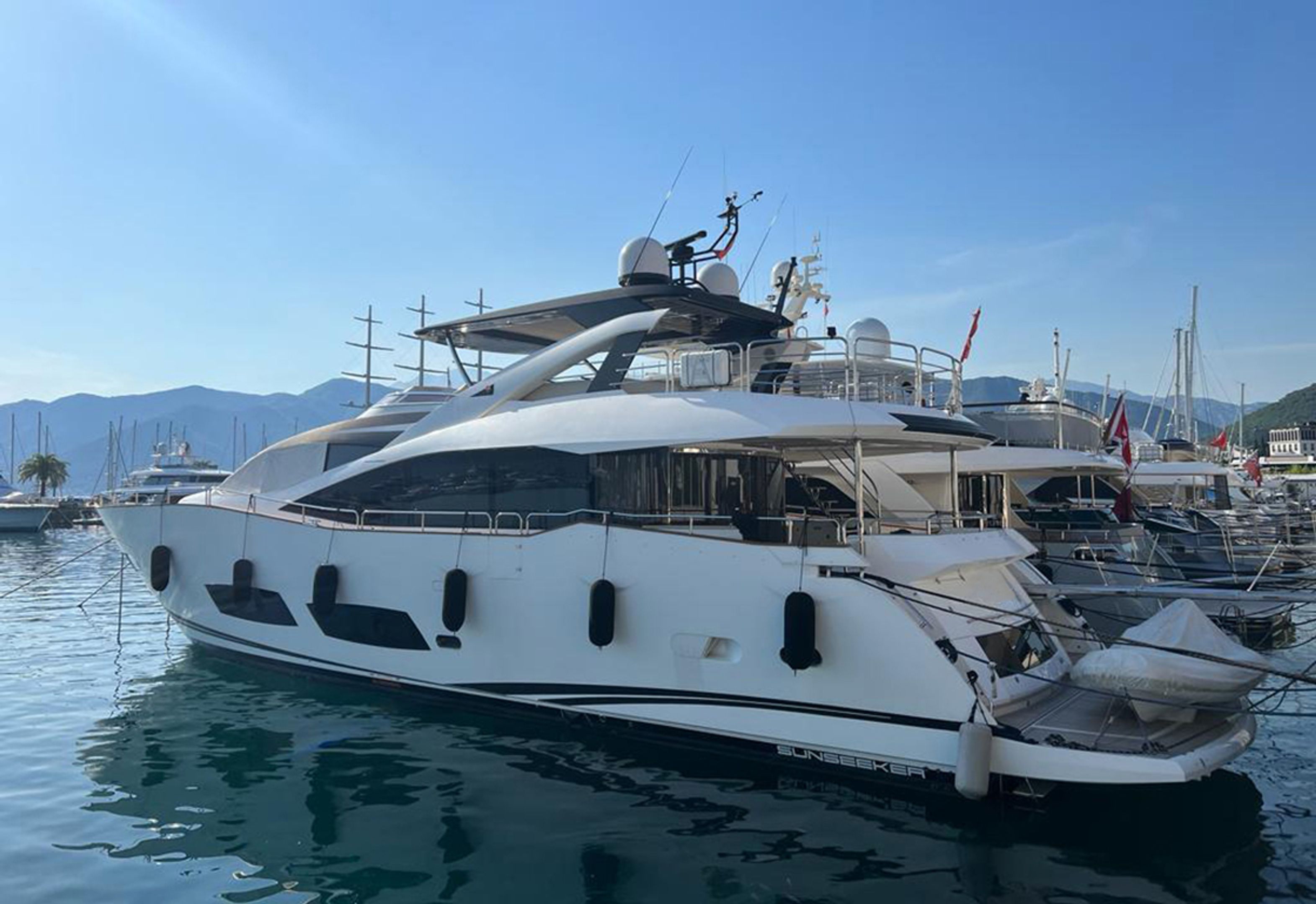 Sunseeker 28 Metre Yacht