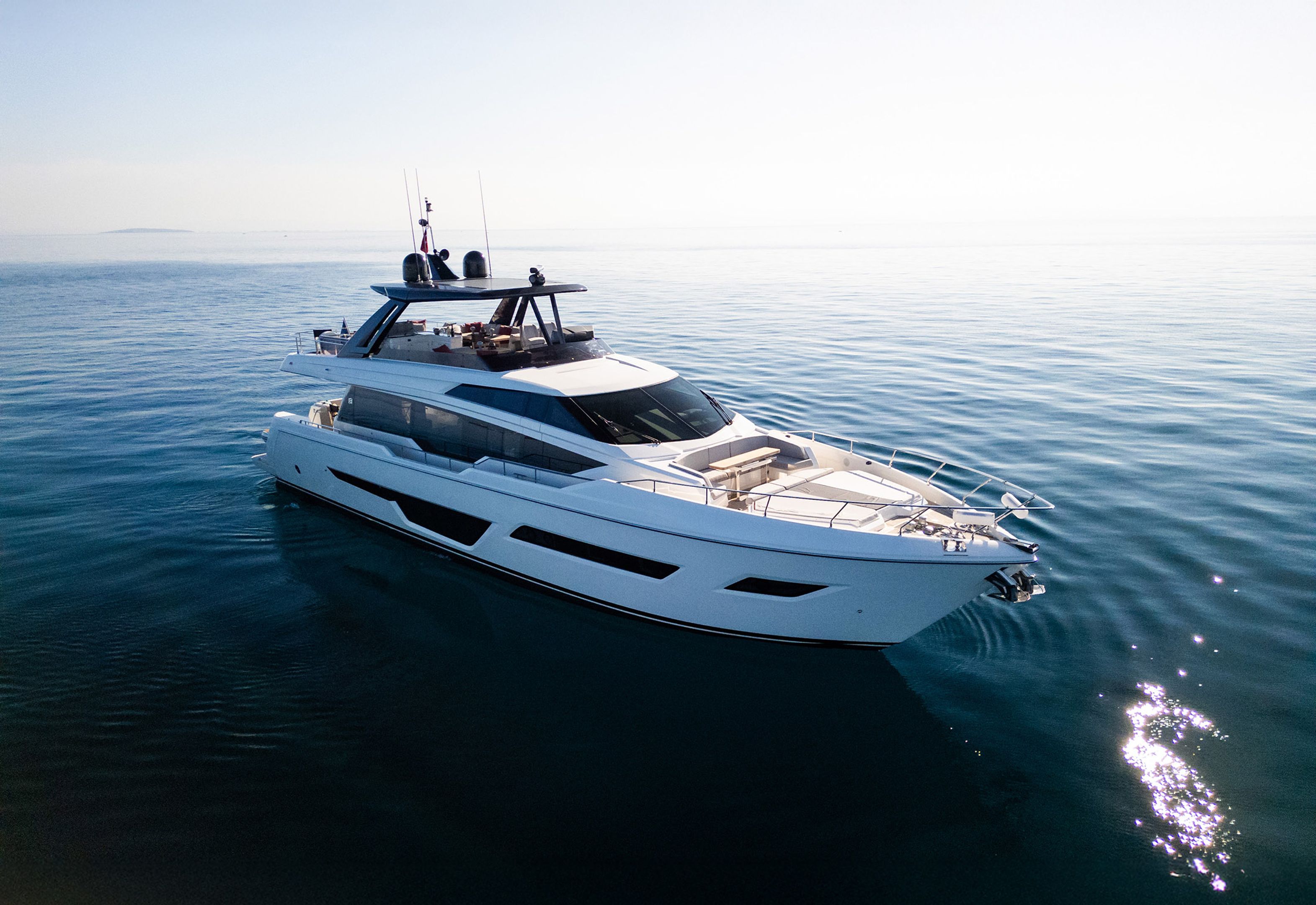 Ferretti 780