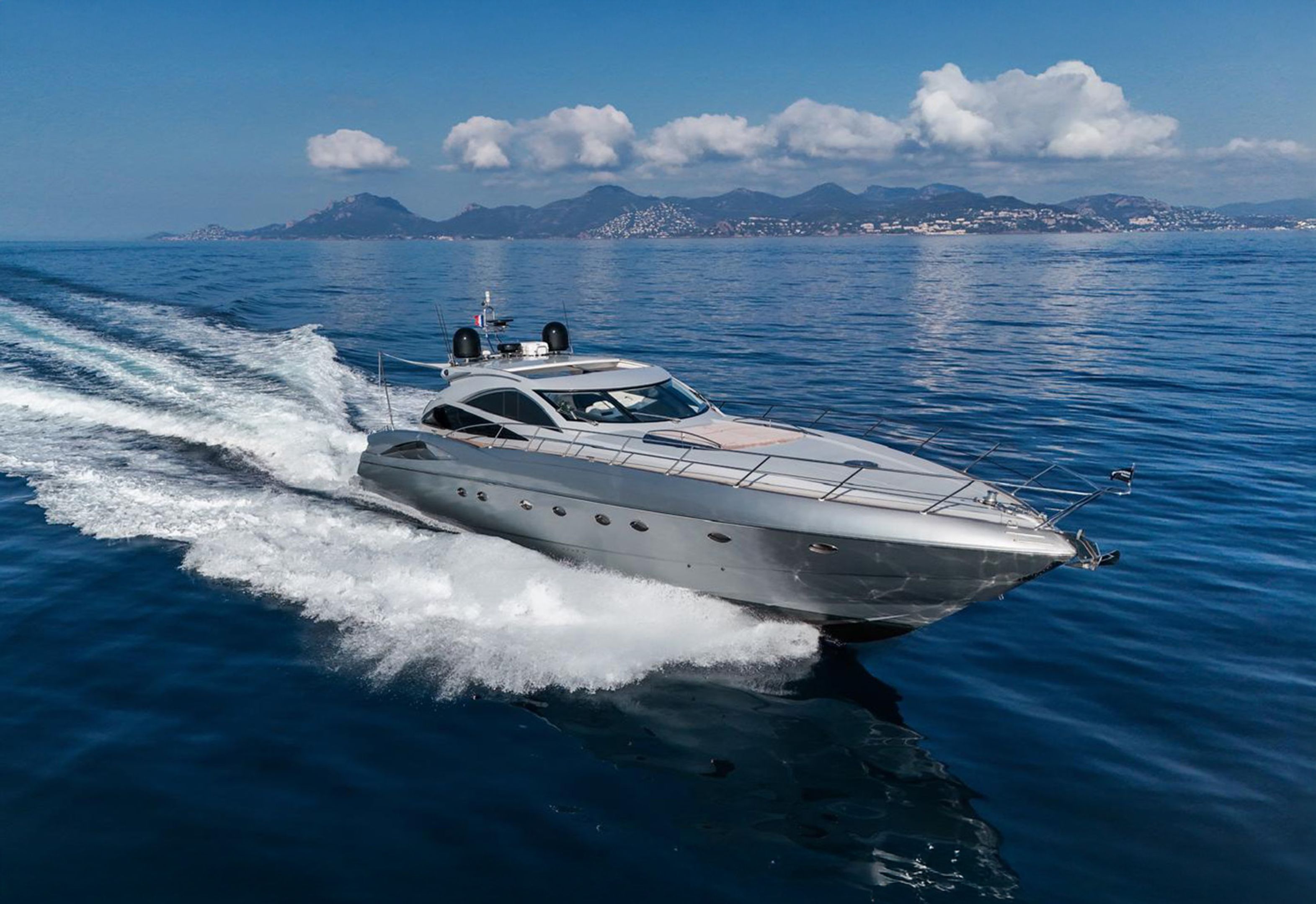 Sunseeker Predator 68